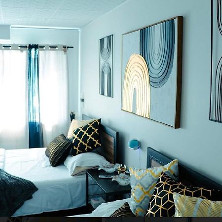 Stylish Cozy Quiet Family Retreat And Romantic Getaway Sleeps Up To 7 With Fast Wifi, Free Parking, Work Station, Alexa Enabled, Fenced In Backyard For Pets Grill Party Patio, Porch, Beach, Canal, Stadium,Boardwalk Restaurants, And Much More! Atlantic City Zewnętrze zdjęcie