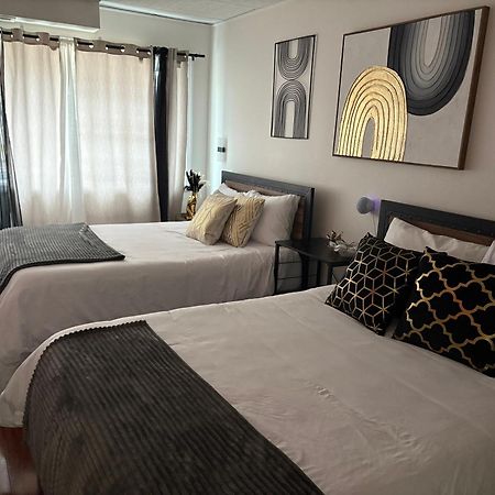 Stylish Cozy Quiet Family Retreat And Romantic Getaway Sleeps Up To 7 With Fast Wifi, Free Parking, Work Station, Alexa Enabled, Fenced In Backyard For Pets Grill Party Patio, Porch, Beach, Canal, Stadium,Boardwalk Restaurants, And Much More! Atlantic City Zewnętrze zdjęcie