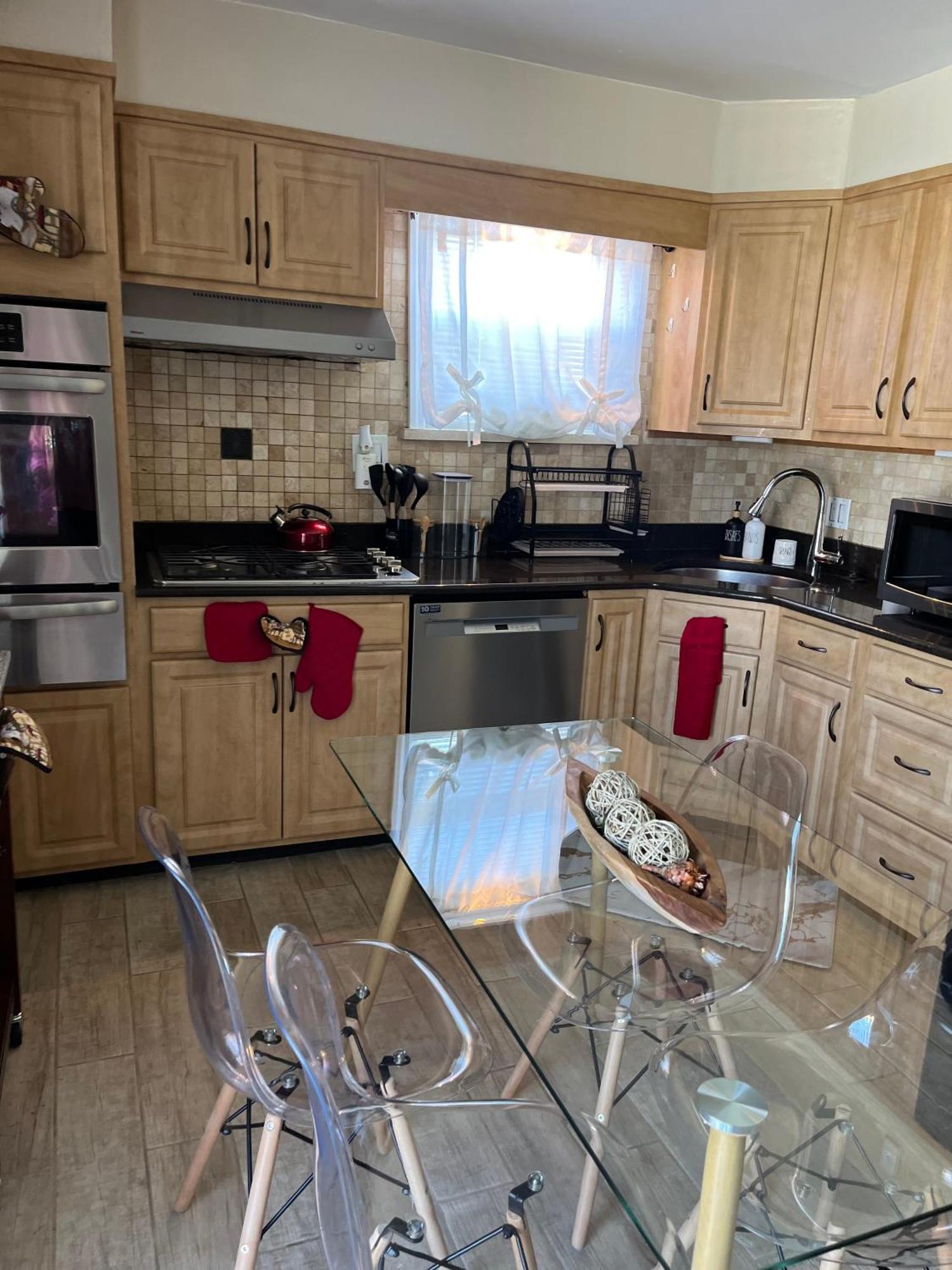 Stylish Cozy Quiet Family Retreat And Romantic Getaway Sleeps Up To 7 With Fast Wifi, Free Parking, Work Station, Alexa Enabled, Fenced In Backyard For Pets Grill Party Patio, Porch, Beach, Canal, Stadium,Boardwalk Restaurants, And Much More! Atlantic City Zewnętrze zdjęcie